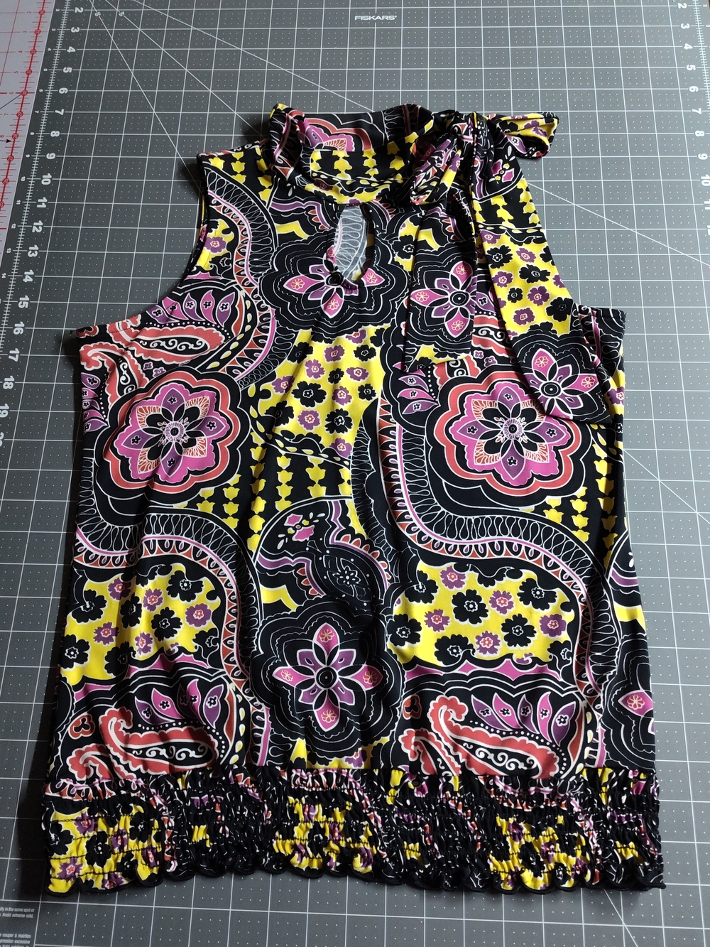 Sleeveless Mock Neck Floral Print Top - Pink & Yellow